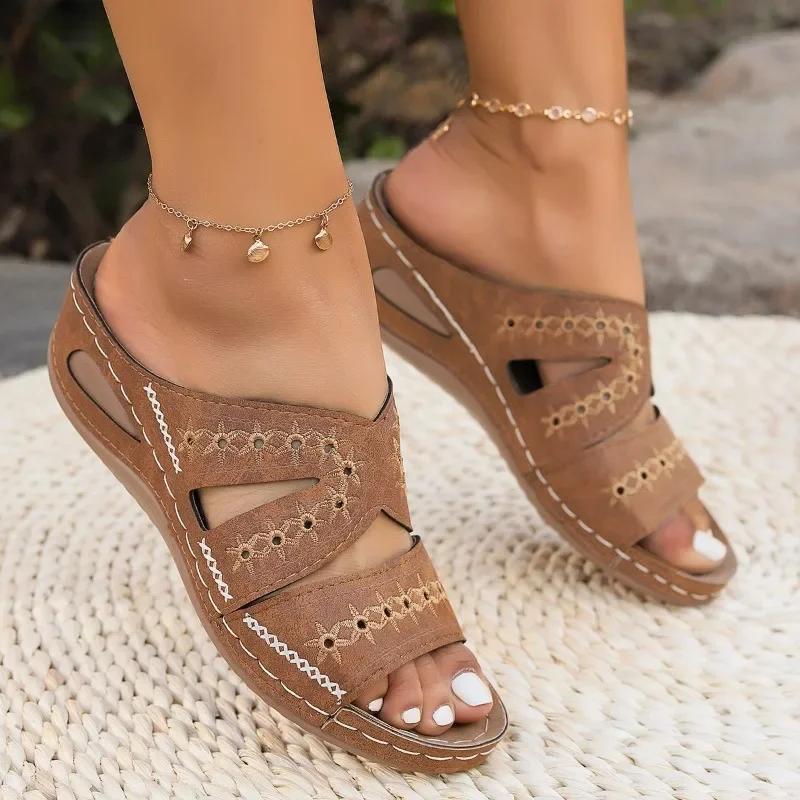 2024 Plus Size Women's Shoes Casual Women's Slippers Hot Sale Daily Slippers Women Embroidery Hollow Platform Light Wedge Sandal