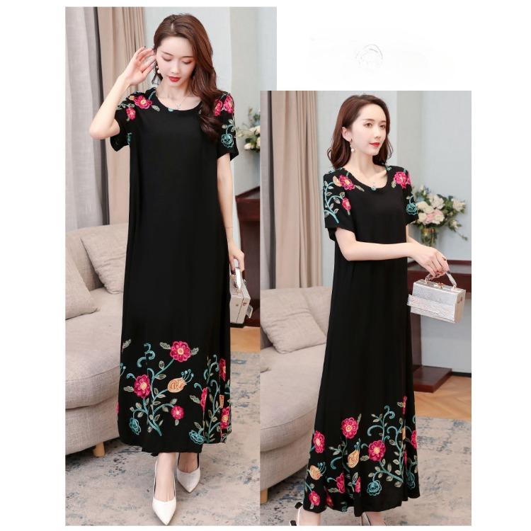 Charmantes und weiches besticktes Baumwollkleid für Frauen in Übergröße im Sommer