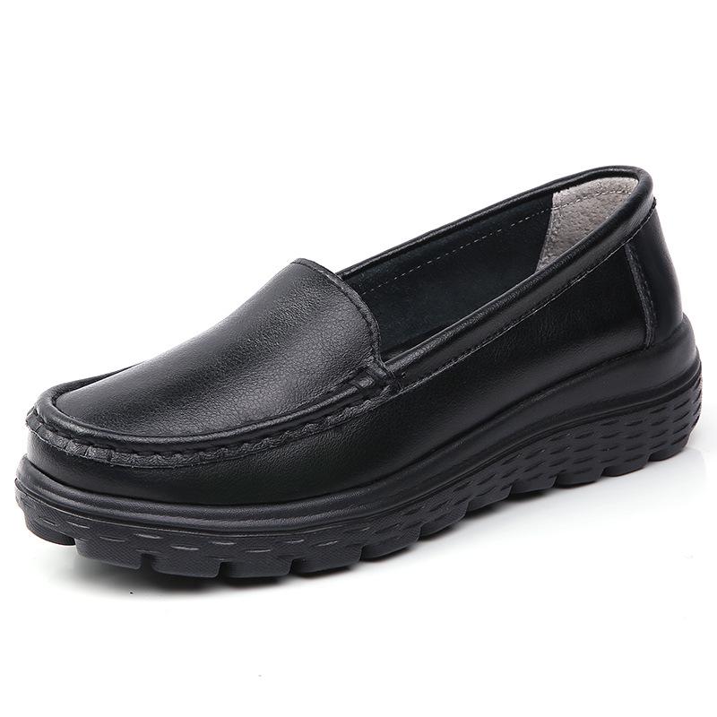 

Women s Comfortable Flat Nurse Shoes - Soft Sole, Lightweight, Breathable, White/Black Casual Design. 39
