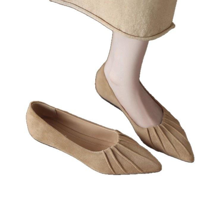 Chaussures simples à bout pointu et décolleté peu profond, tempérament rétro, talon plat, ressort neuf, avec jupe, Mary Jane