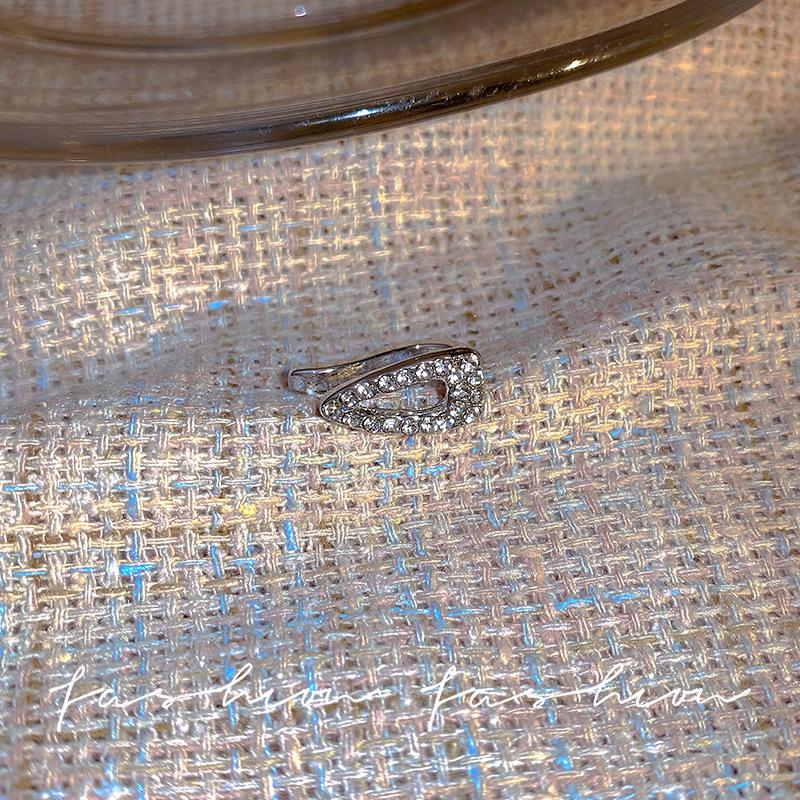 Sterling Silver Pearl Stud Earrings - Elegant Retro Design 925 Silver