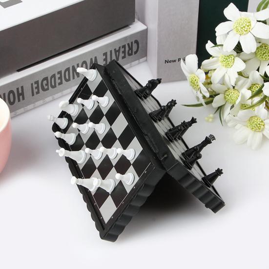 1 Set Mini Travel Chess Kit with Folding Chessboard Palm-size Portable Magnetic International Chess Kids Adults 2 Players Educational