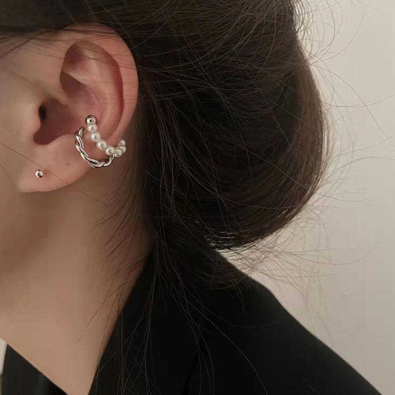 Fashion Pearl Twist Chain Tassel Clip Earrings for Women Unisex Minimalist Fake Piercing Earbone Ear Cuff Jewelry Gifts