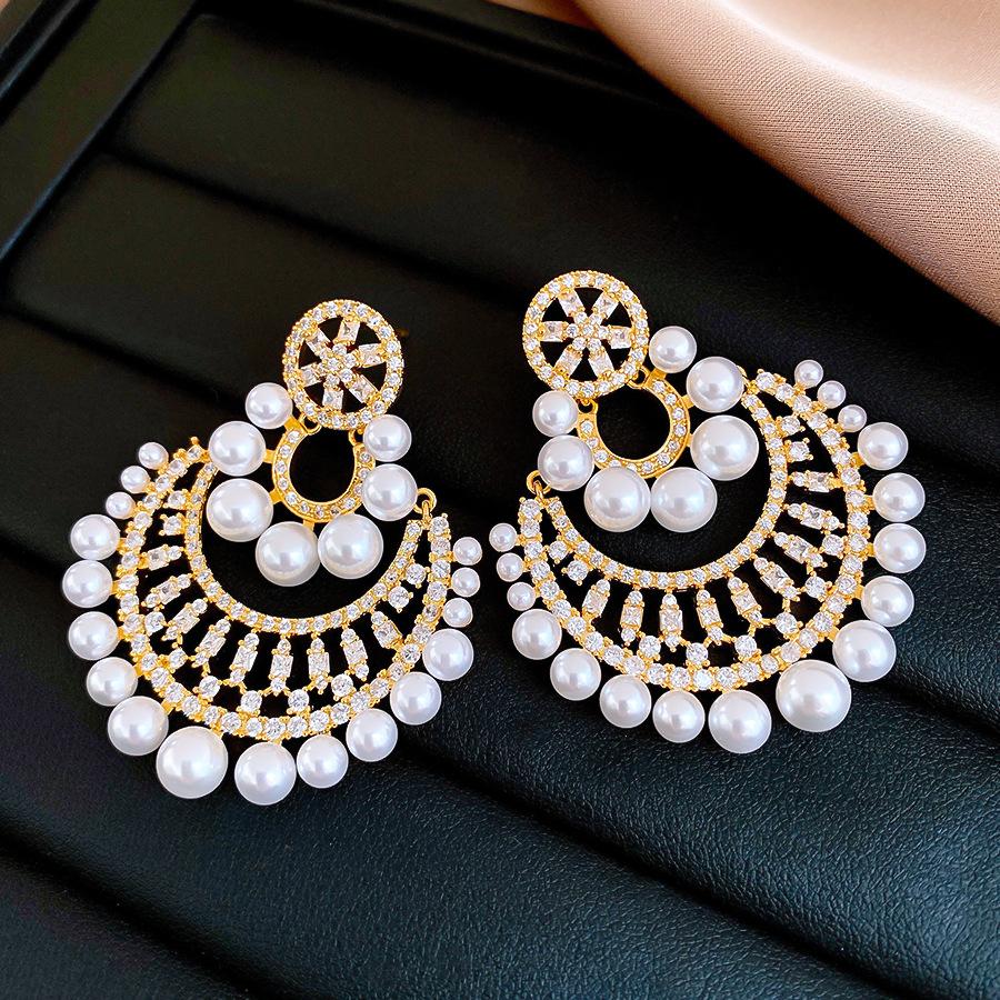 

18k real gold electroplated court zircon geometric pearl earrings, stud earrings exaggerated earrings.