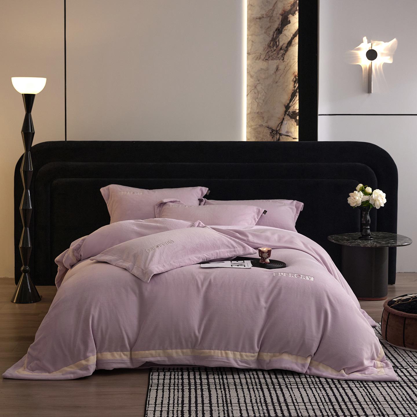 

Роскошный бархатный вышитый зимний комплект из 4 предметов 1.5m Bed Set 4Pcs: Duvet Cover 200*230cm