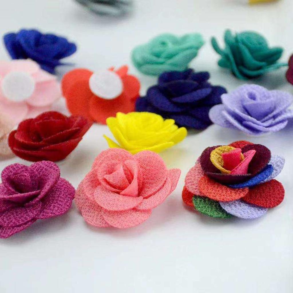 20 Adet 2,5 cm 3D Örgü Gül Çiçek Aplike DIY Şapka Saç Tokaları Dekor Aksesuarları Giysi Şapka Ayakkabı El Sanatları Dikiş Yamaları