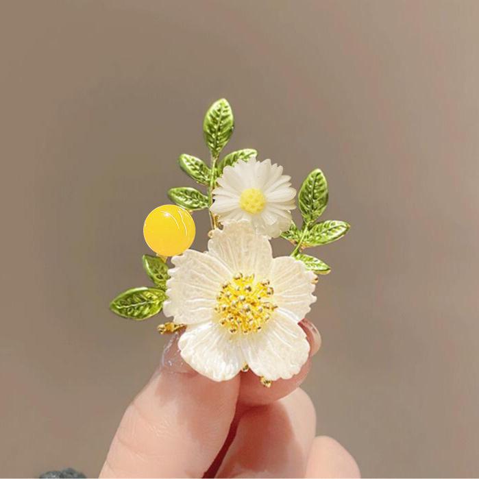 Elegant Pearl Brooch for Women's Suits - High-End Jewelry Pin