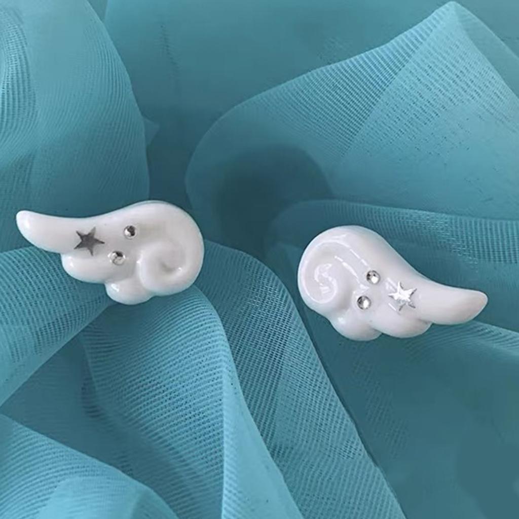 Simple Wing Ear Cuff Trendy Ear Accessory Comfortable Ear Clip Not Piercing Earrings Suitable for Various Occasions