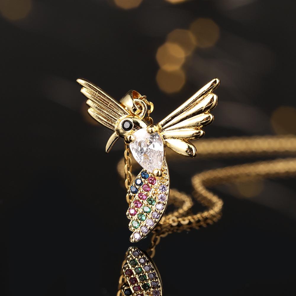 

Colorful Zircon Pearl Hummingbird Flying Pendant Necklace Titanium Steel Collarbone Chain Women s Unique Design