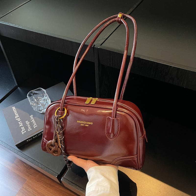 Simple casual versatile exquisite fashion foreign style new ins trendy temperament 2025 autumn women's shoulder armpit bag