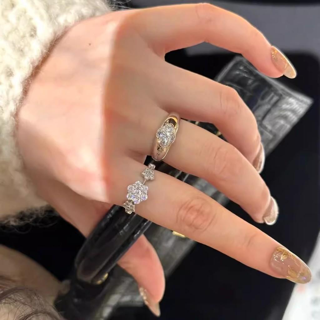 Luxurious Open Adjustable Floral Design Ring For Women Featuring Brilliant Sparkling Diamonds