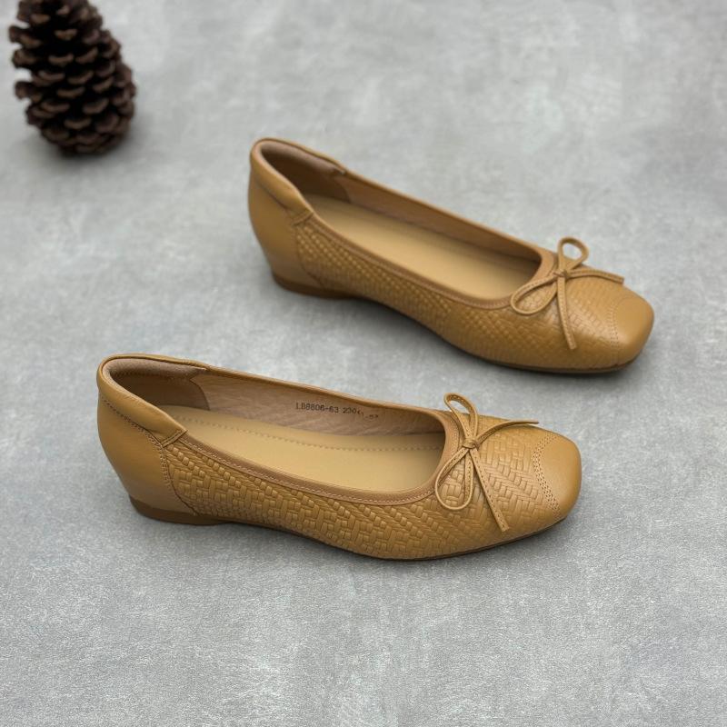 

29.80 Туфли-лодочки с квадратным носком, плетеные, для женщин, увеличивающие рост, с мелким вырезом и из мягкой кожи 40 коричневый