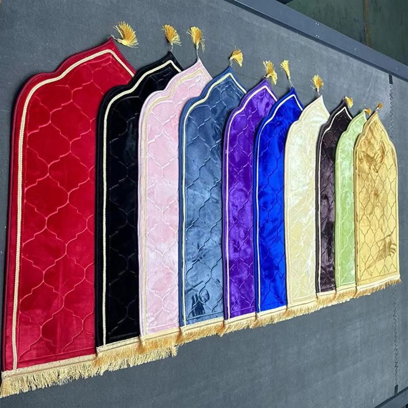 Irregular Embossed Raschel Prayer Mat with Short Pile
