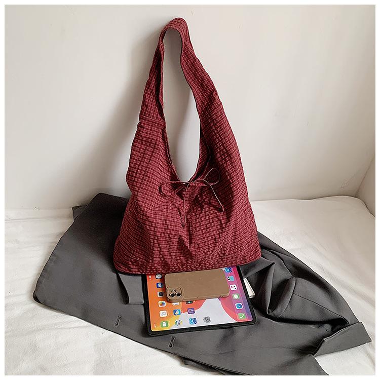 Plaid canvas bag women's large capacity 2025 new versatile casual shoulder armpit bag class commuter tote big bag