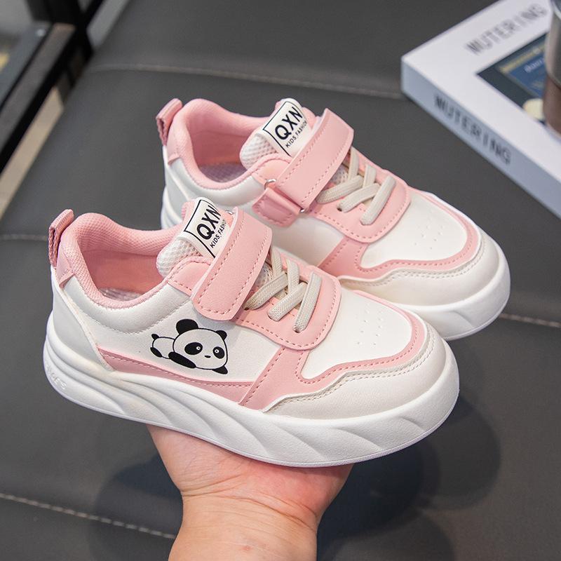 

Girls board shoes breathable spring and autumn new leather surface casual panda classmates middle school children non-slip soft sole boys sports shoes 37 yards inner length 22.5CM розовый
