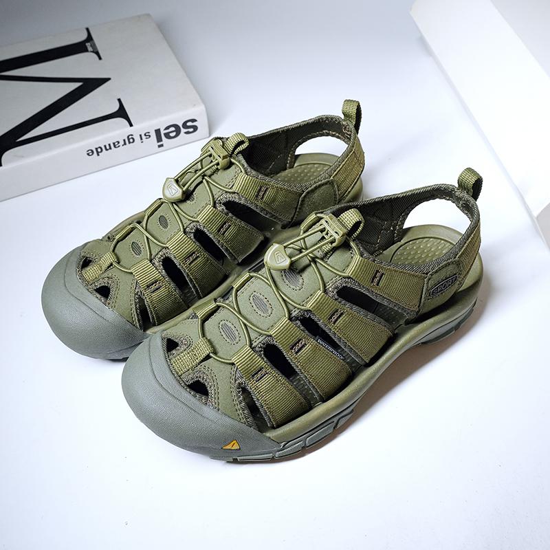 Fashion Casual and Comfortable Style Outdoor Beach Walking Shoes Men's Breathable Oversized Shoes Summer Men's Breathable Sandals 38-48