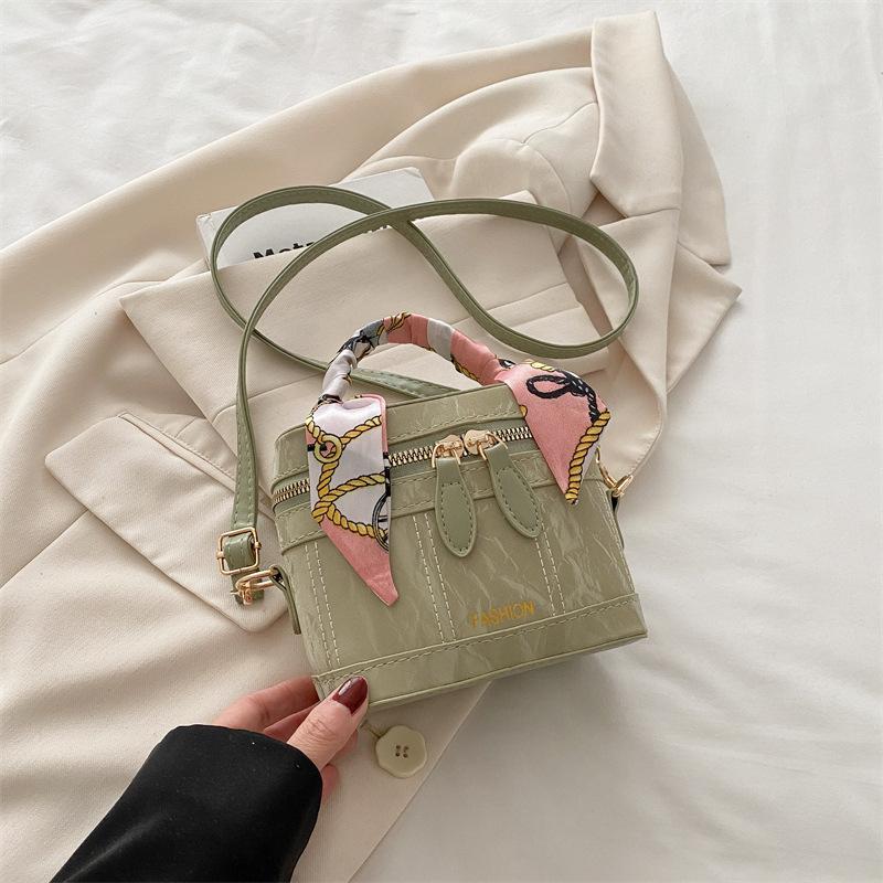 2025 New Model, Portable Box Bag, Women's Retro Fashion Bucket Bag, High-end Sense Niche Versatile Messenger