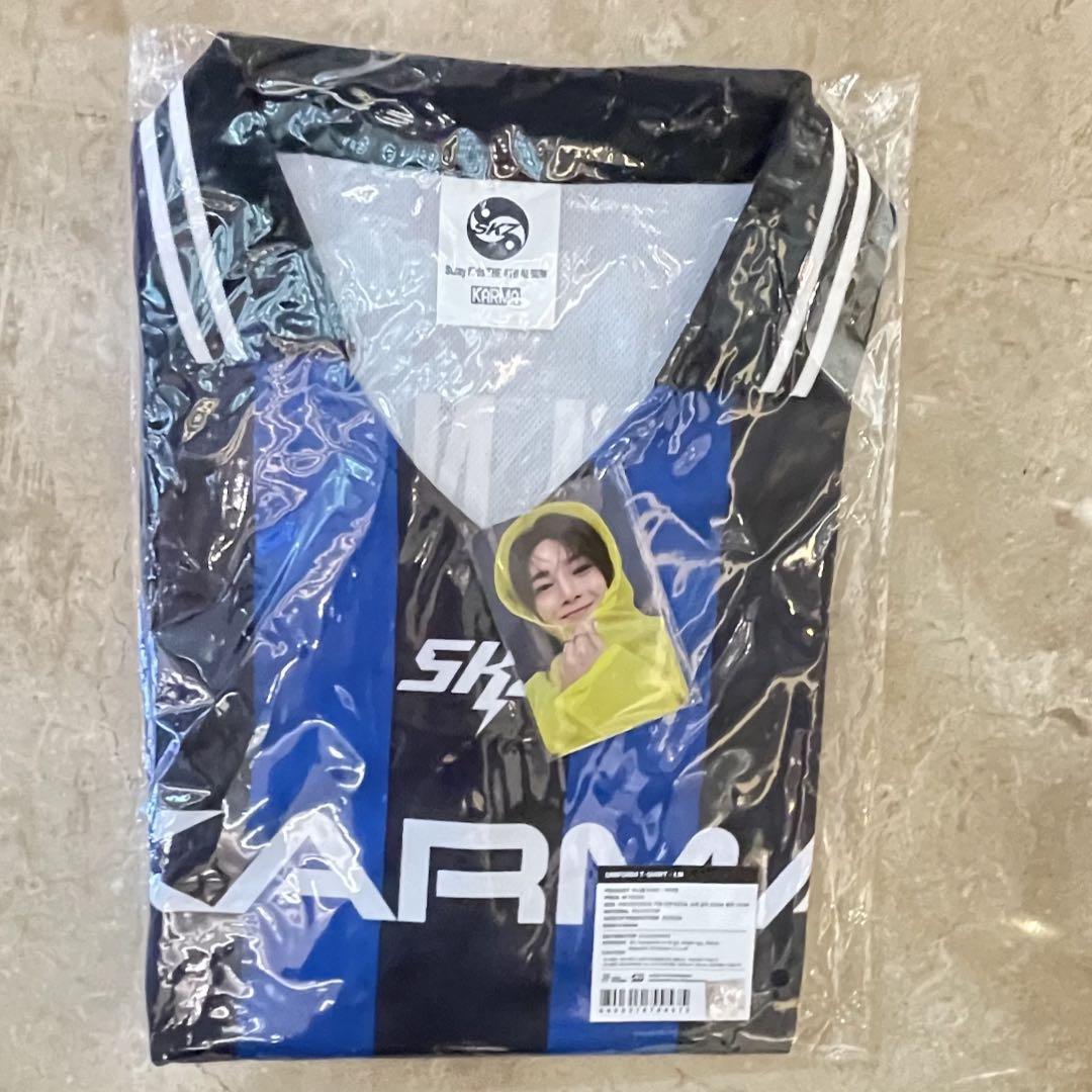 

[Б/У] AIEN Stray Kids KARMA Поп-ап Униформа с Торговой Картой