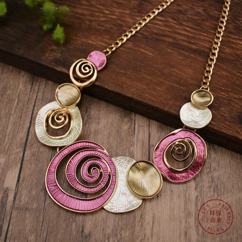 Color Painting Oil Hollow Conch Necklace, Versatile Women's High-end Conch Necklace