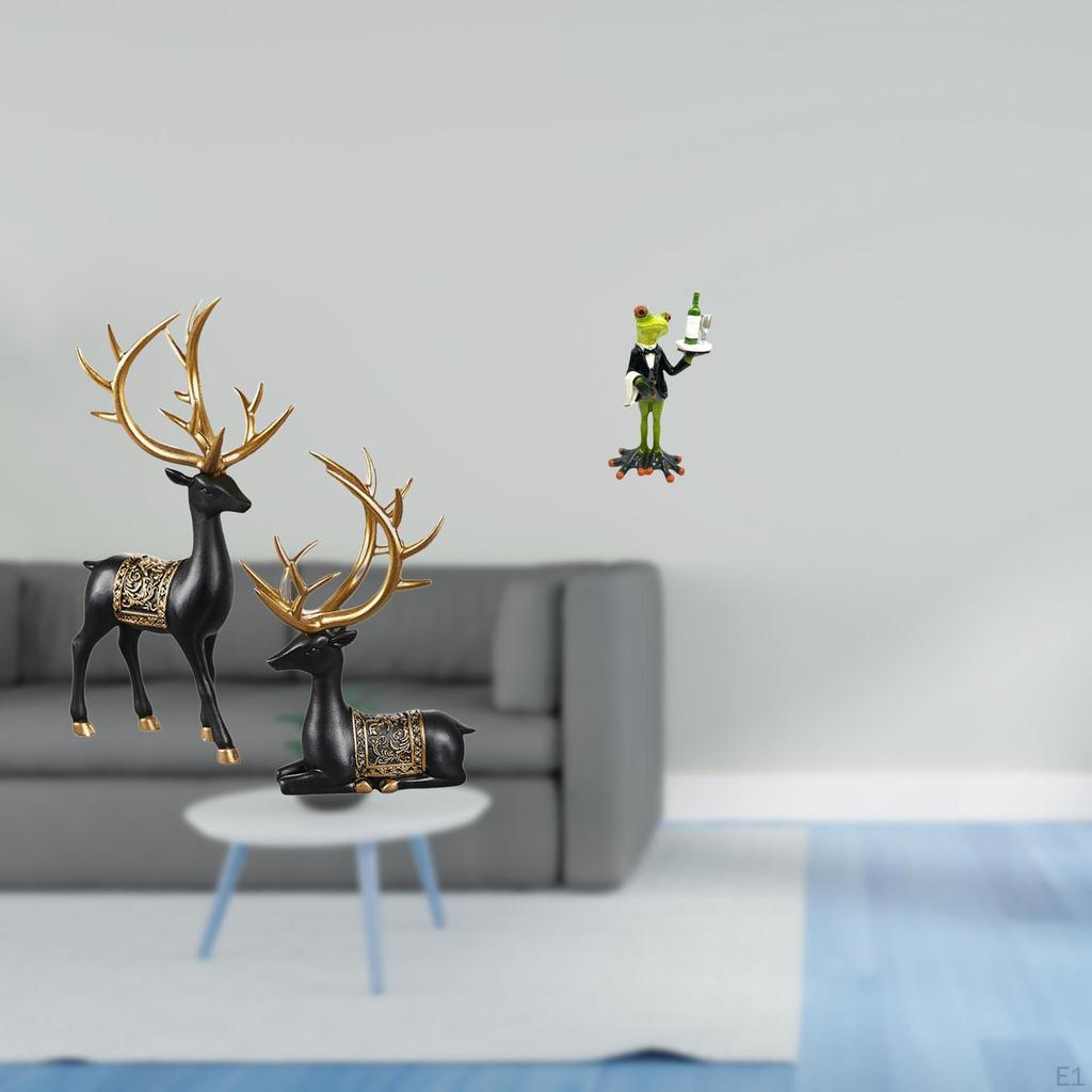 Reindeer Elk Resin Sculpture And Waiter Frog Statue Creative Animal Figurine Collection for Tabletop