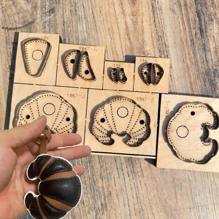 Sophisticated Leather Croissant Keychain Accessory Realistic Food Themed Keyring Handmade Key Chain Charm for Women