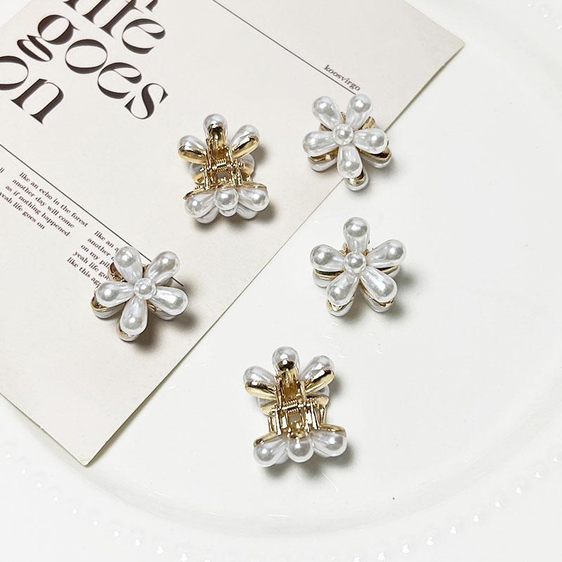 Utsøkte Metallblomst Hårklyper Luksuriøse Imiterte Perler Små Hårspenner Krabbe Hårnåler Barretter For Jenter Barn Hårtilbehør