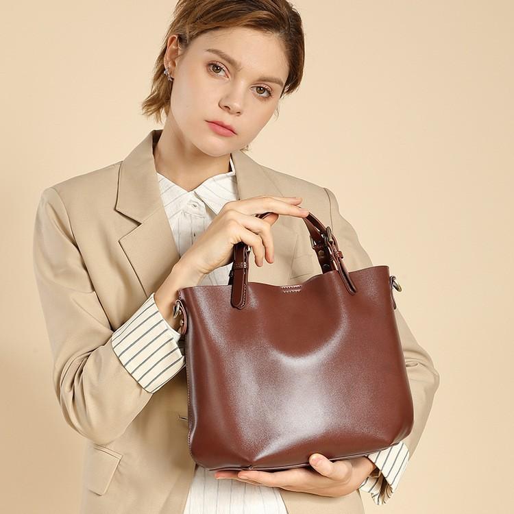 The First Layer Of Cowhide Is Simple And Large-Capacity Commuter Tote Bag, Versatile And Advanced Sense, Portable Single Shoulder Crossbody Bucket Bag