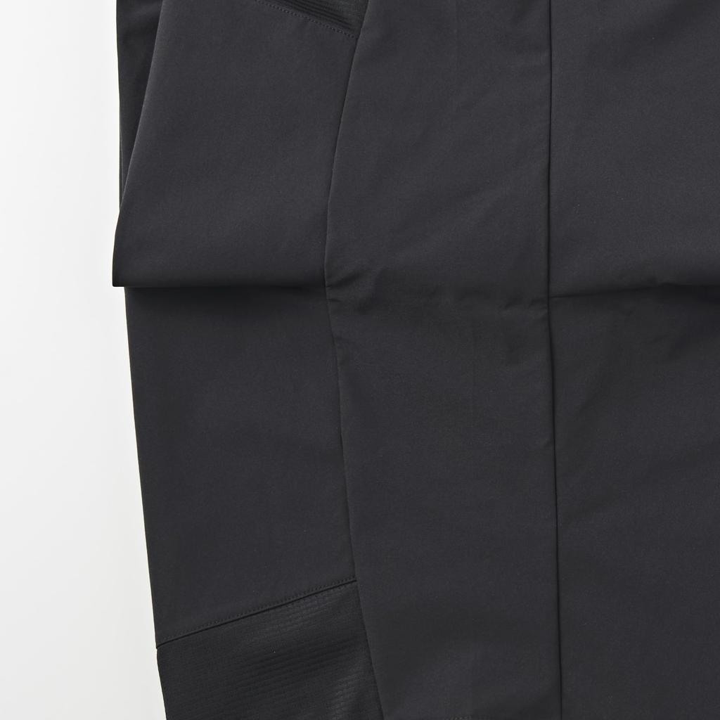 DESCENTE Volleyball Pants by Yuki Stretch Shorts with Mesh Fabric for Reduced Leg Receive Slits for Men and BK00 (Worn Ishikawa) - Stress, Design,