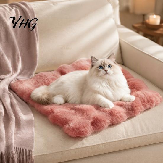 Cozy Pet Bed for Cats Faux Fur Mat, Soft Warm Cat Sleeping Pad with Non-slip Bottom, Plush Mat Kennels Self-Warming Fuzzy Dogs Cats, Machine Washable