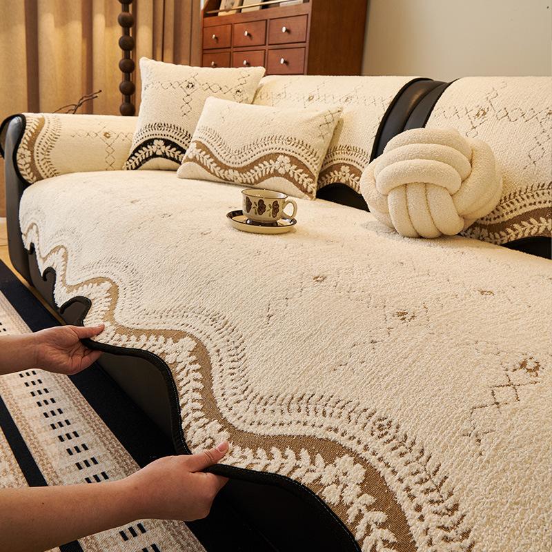 

Medieval Half-Sided Velvet Special-Shaped Sofa Cushion, Universal In All Seasons, High-End Straight-Row Sofa Cushion New Cover 70*70cm