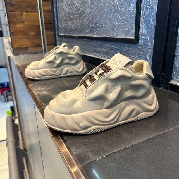 2025 Autumn/Winter Fashion White Dad Shoes: Thick Sole, Height-Boosting, Dirt-Resistant & Comfortable Casual Sneakers