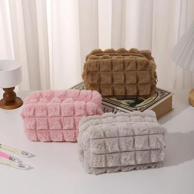 Portable Womens Plush Makeup Bag High Capacity Toiletries Organizer Storage Cosmetic Cases Zipper Wash Beauty Pouch Travel
