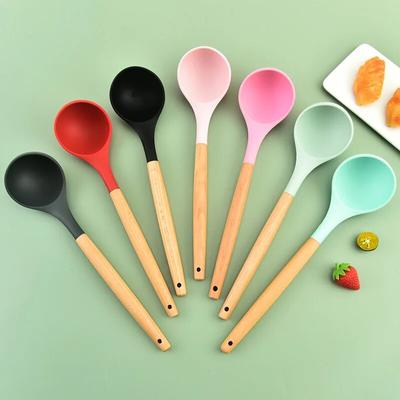 1 cuillère à soupe ronde en silicone avec manche en bois pour nouilles ramen coréennes, bouillon de cuisine, longue louche, cuillères à soupe de cuisine japonaise, vaisselle
