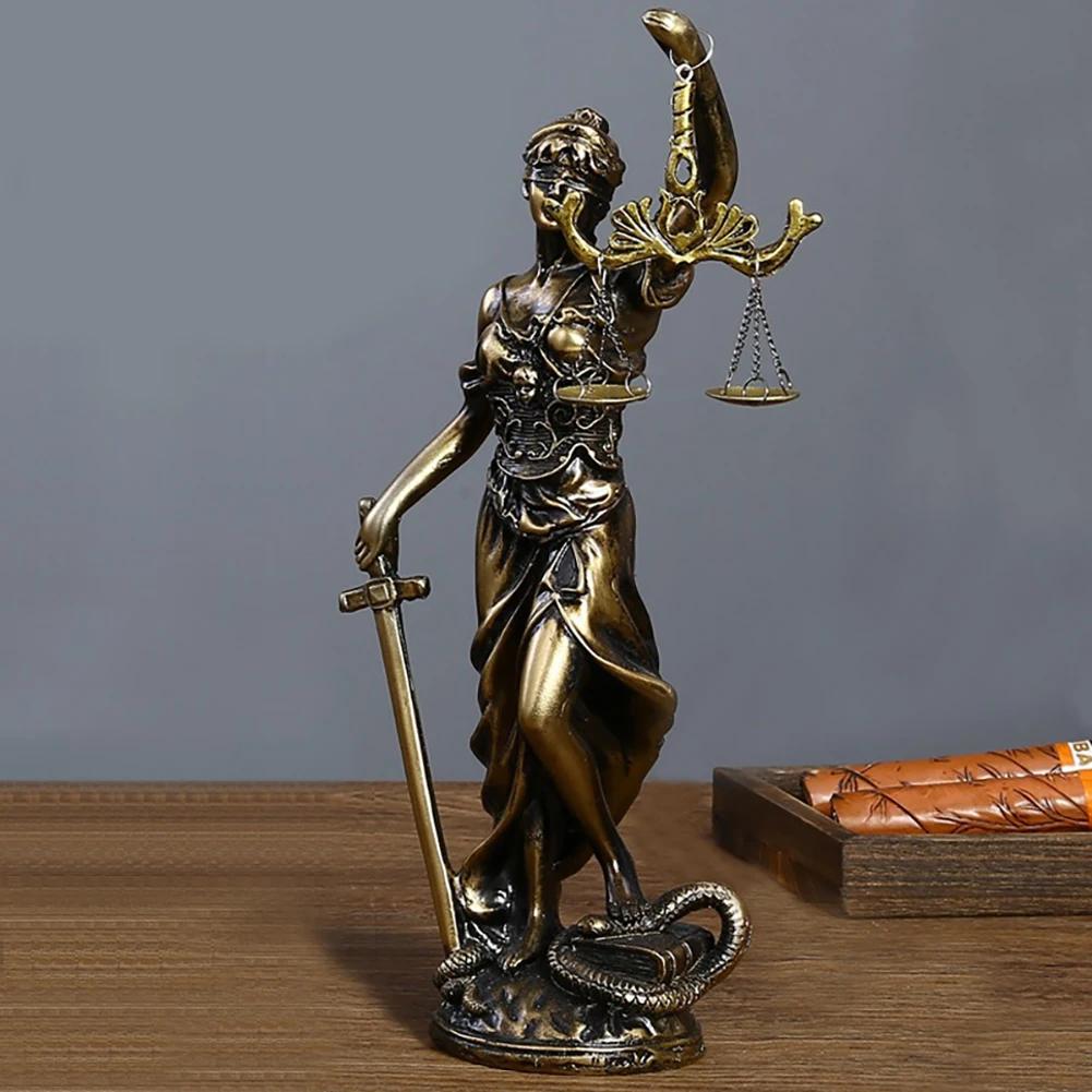 Socha Lady Justice Klasická socha Themis Váhy spravedlnosti Pryskyřičná ozdoba Perfektní pro advokátní kancelář Domácí studijní stůl Dekor