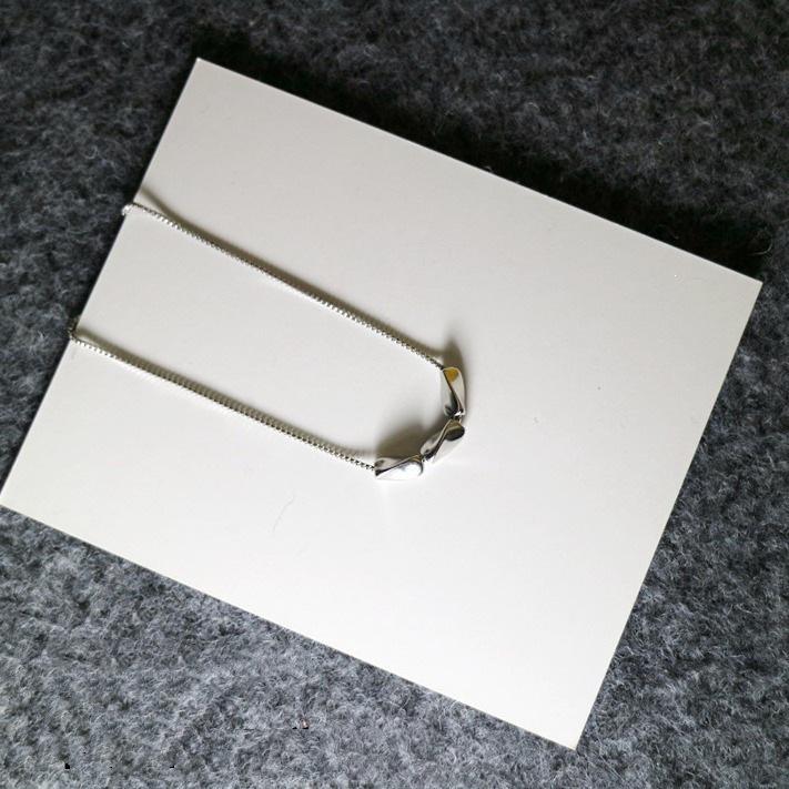 Minimalist S925 Silver-Plated Square Pendant Necklace - Elegant Collarbone Chain for Women