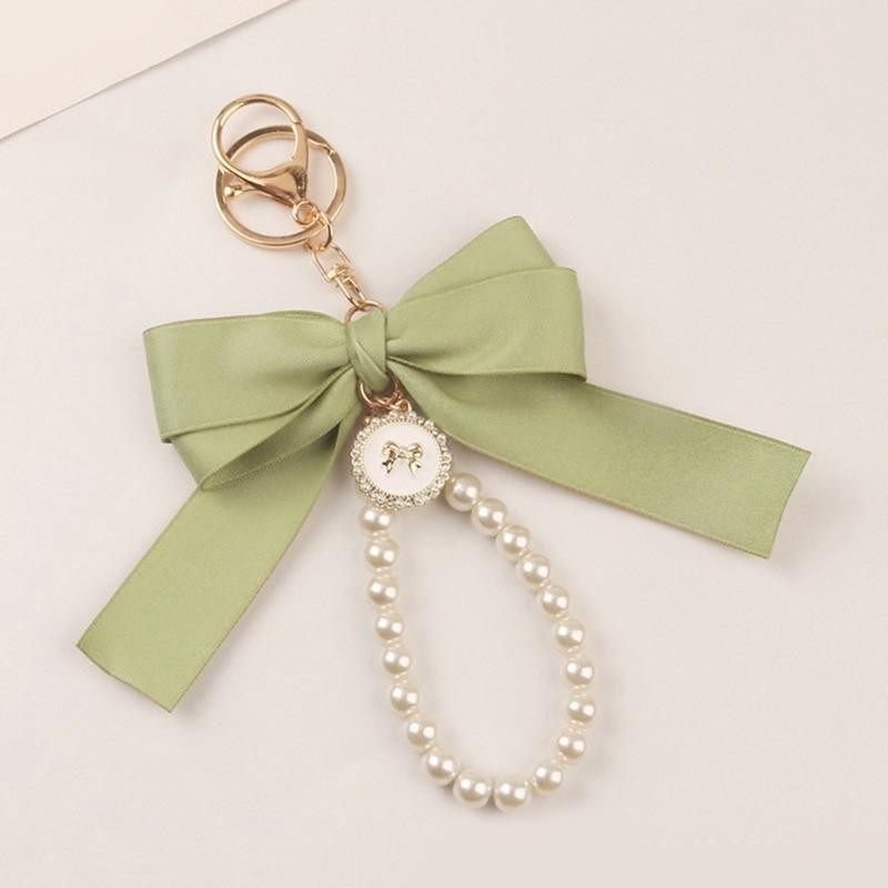 Elegant Pearl Chain Keychain with Large Ribbon Bowknot Pendant Stylish Keychain for Women and Girls Bag Decoration
