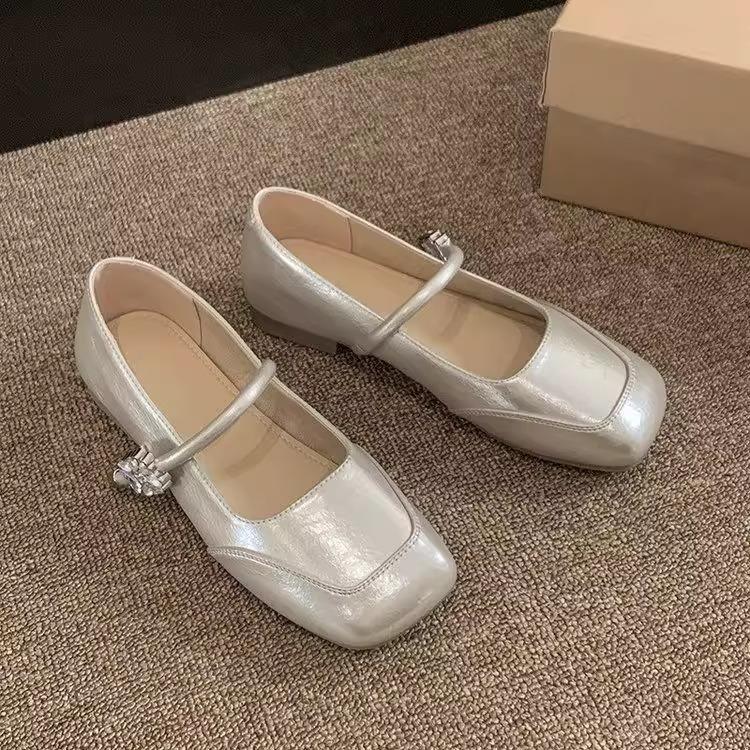Evening wind small single shoes 2025 new women's spring flat bottom with skirt Mary Jane shoes soft sole French beanie shoes
