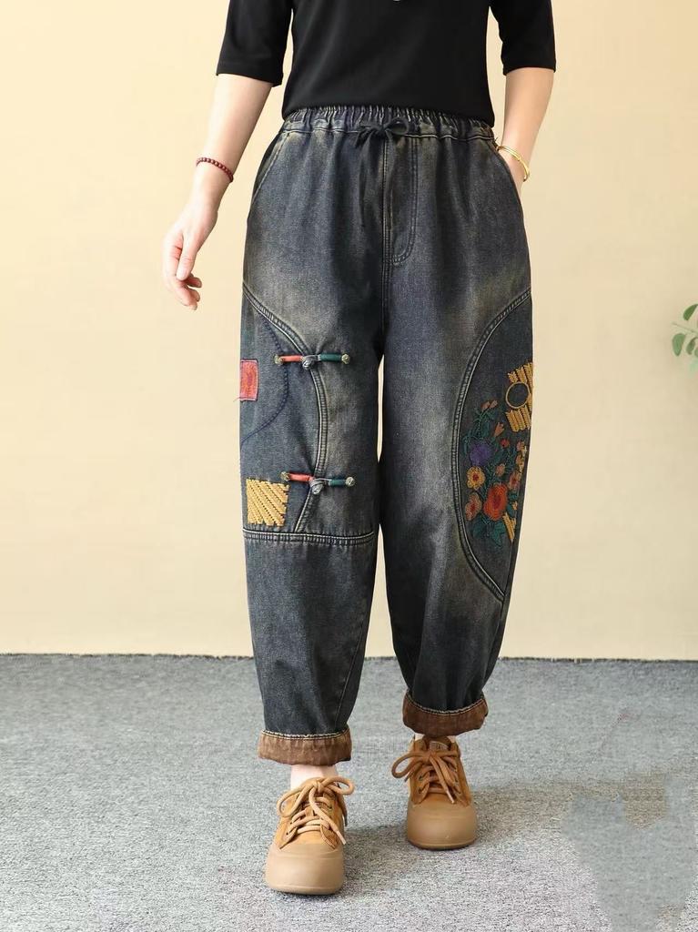 Women Vintage Ethnic Embroidery Jeans Elastic Waist Loose Harem Cropped Denim Pants With Frog Buttons