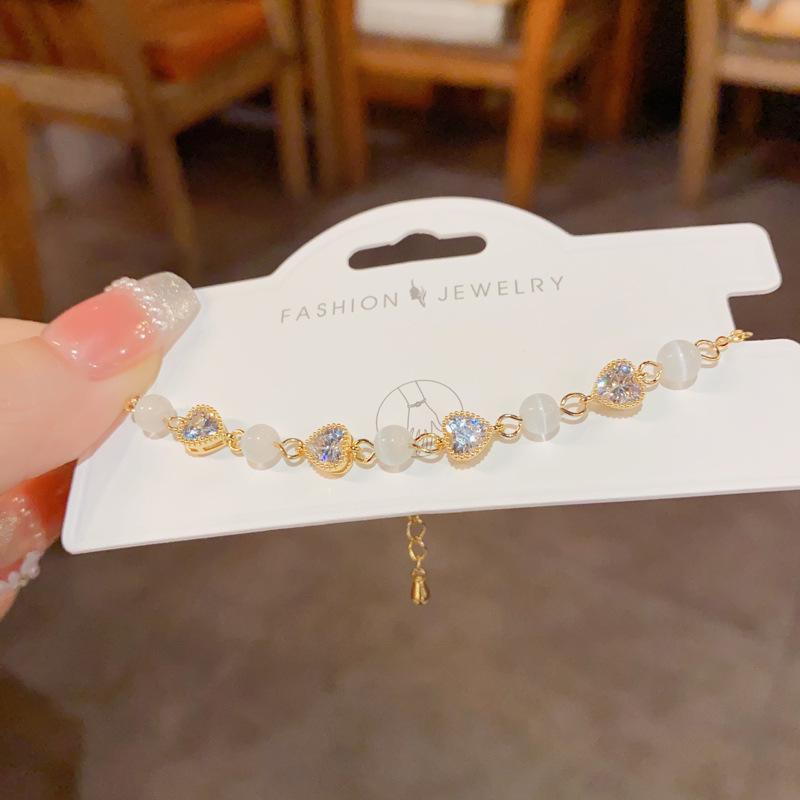 Niche Women's Zircon Heart Bracelet - Versatile, Sweet, Simple Hand Jewelry