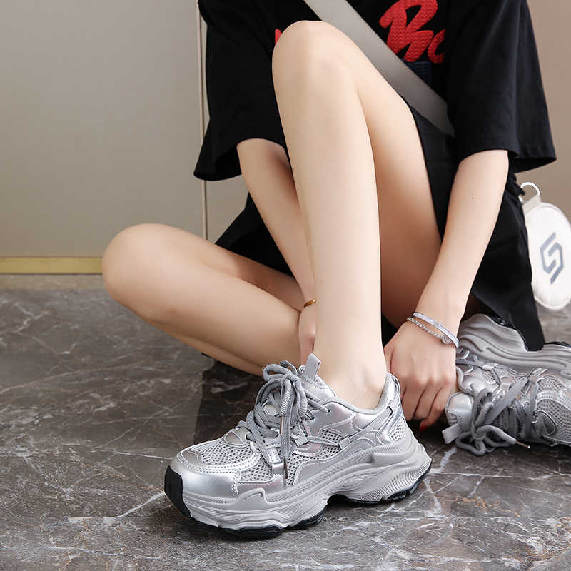 Fashion Height Increasing Hip Hop Women's Red Boot Loafers Vintage Women's Shoes Sneakers 41 Sport Imported Sapatenis Special