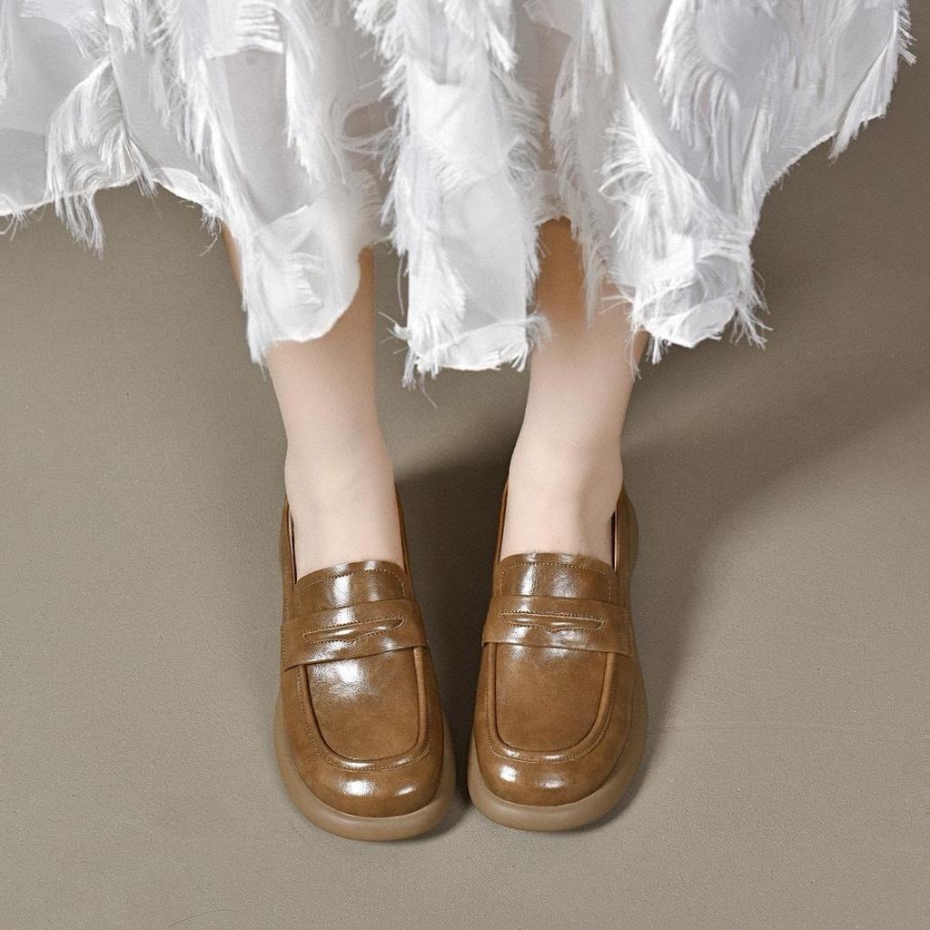 Women's 2024 Autumn Round Toe Slip-On Leather Loafers - Retro British Style, All-Season Flats
