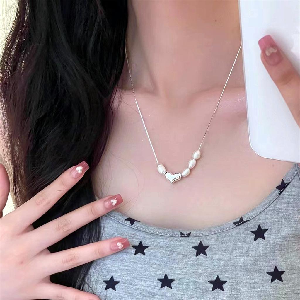 Stylish Pearl and Heart Pendant Necklace Adjustable Length Clavicle Chain Fashionable Neckchain Jewelry for Women
