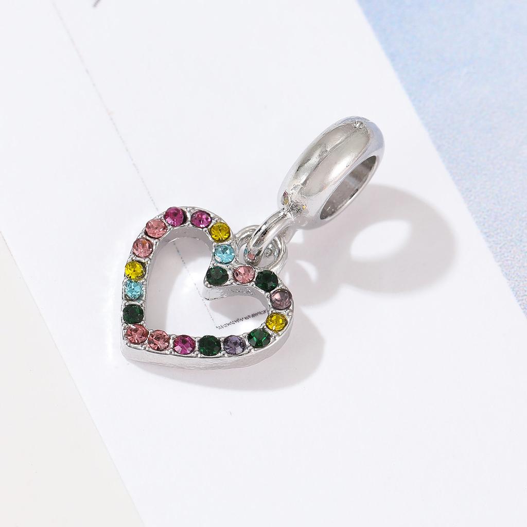 Nové originální slitinové korálky Hudební buben Kytara Visací přívěsek Červený taneční smalt Pasuje na náramek Bangle Diy Dámské šperky Dropshipping