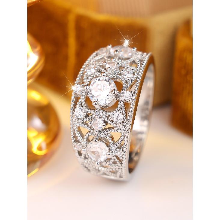Heavy-duty, intricately carved, vine-patterned, wide ring with full diamond embellishments Light luxury, versatile, multi-layered ring with a central