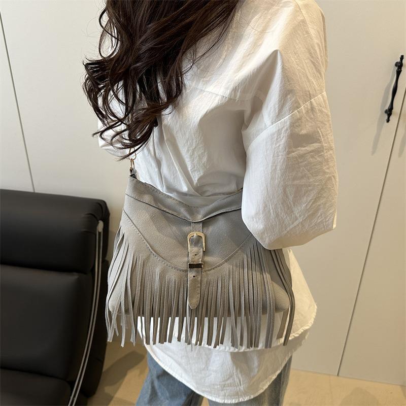 Fashion Trend Shoulder Bag Women's Summer New Fashion Fringed Design Messenger Bag Retro Temperament Tote Bag