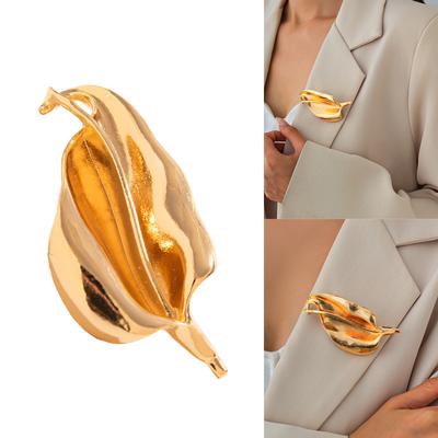 Irregular Leaf Shaped Brooch Delicate Suit Corsage Pin Distinctive Breastpin Fashion Clothing Accessory Party Jewelry