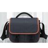 Funktionelle Kameratasche mit verstellbarem Riemen zum Tragen als Crossbody oder über der Schulter