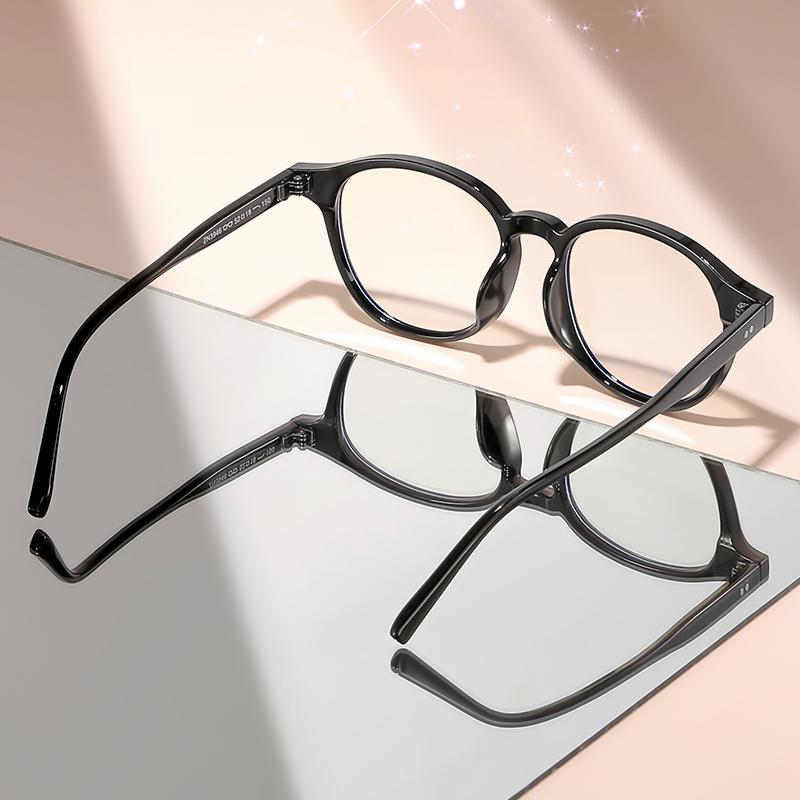 The new small round-framed flat light lens features a simple design and is a daily wear and shooting decoration item