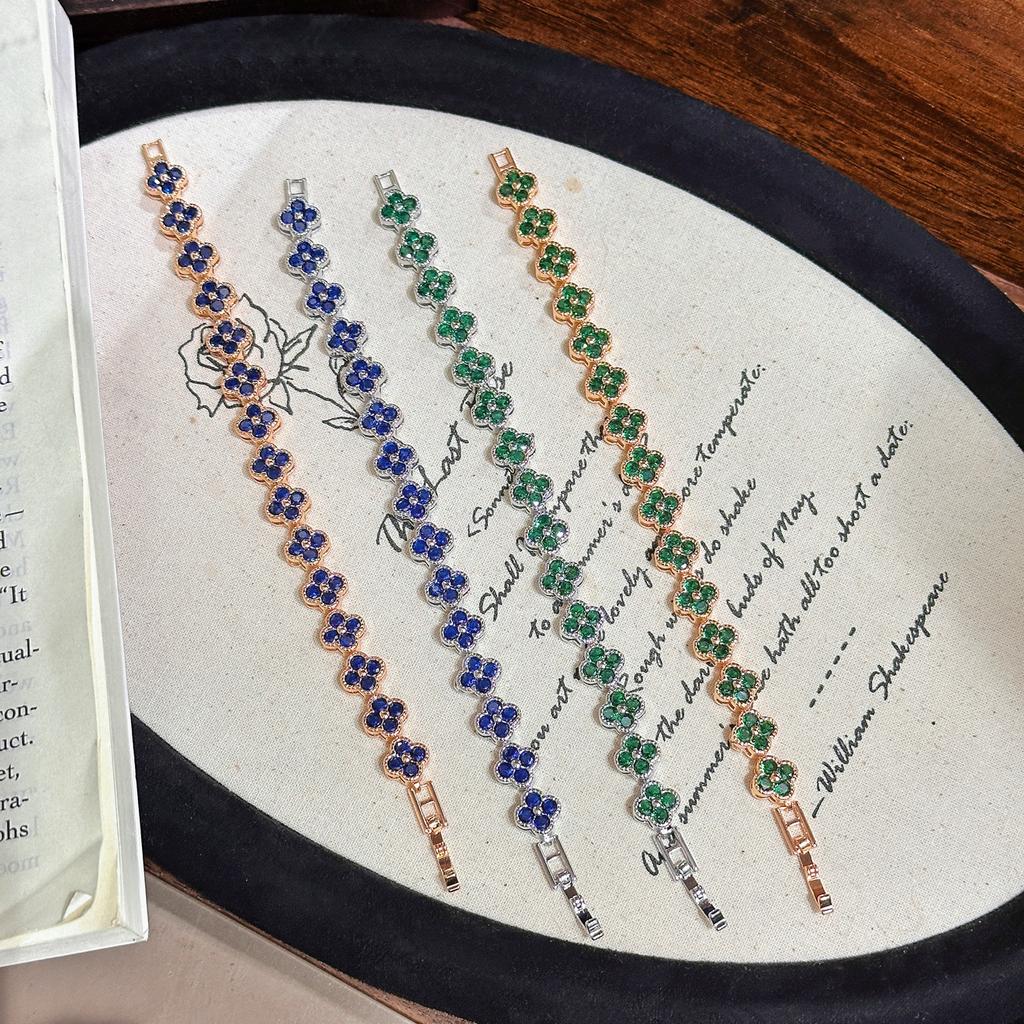 New Full Diamond Four-leaf Clover Bracelet High Luxury Old Money Style Retro Colored Flower Bracelet