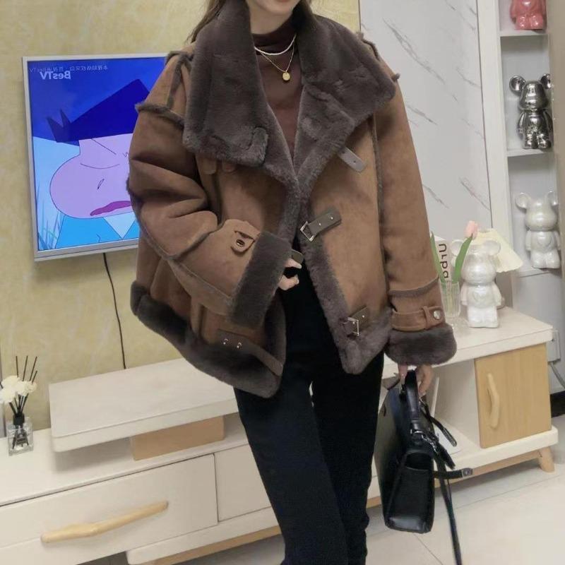 Fur Integrated Lamb Wool Jacket Women's New Winter Thickened Velvet Fashion Small Locomotive Jacket Top